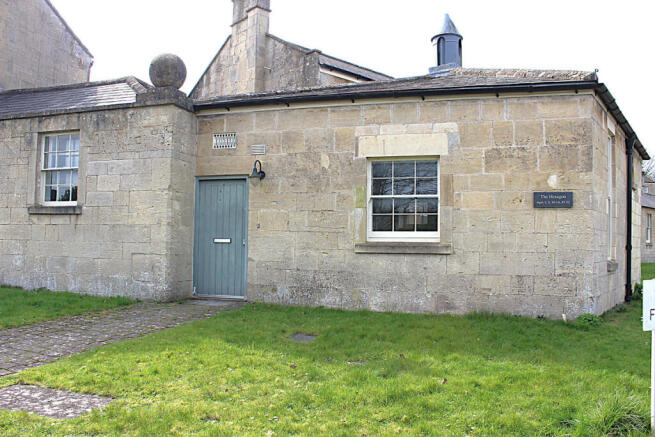 2 bed property, in The Hexagon, £265,000