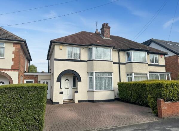 3 bed property, in Church Road, £290,000