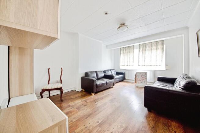 3 bed property, in Stirling Road, £540,000