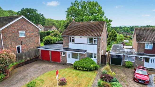 4 bed property, in Hilland Rise, £650,000