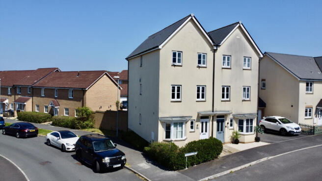 3 bed property, in Channi Drive - Bridgwater, £275,000