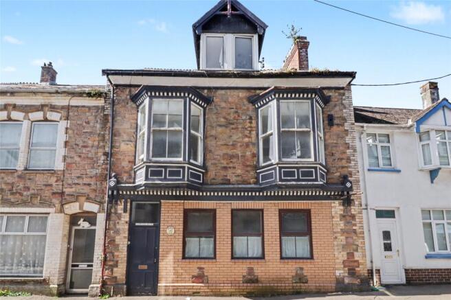 6 bed property, in High Street, £365,000