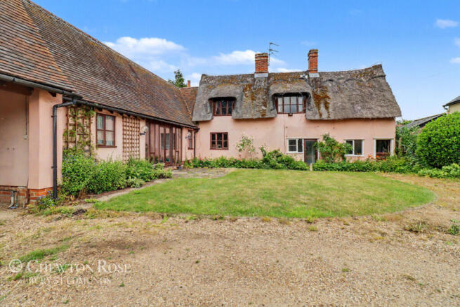4 bed property, in High Street, £550,000