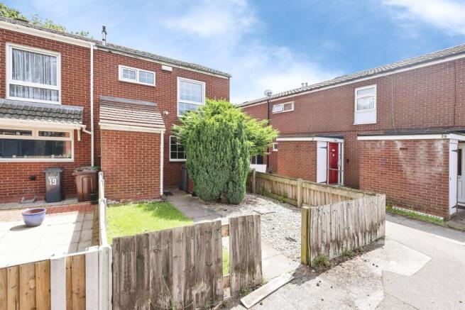 3 bed property, in Wolseley Close, £175,000
