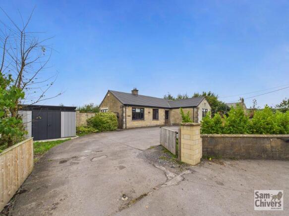 4 bed property, in Hook, £599,950