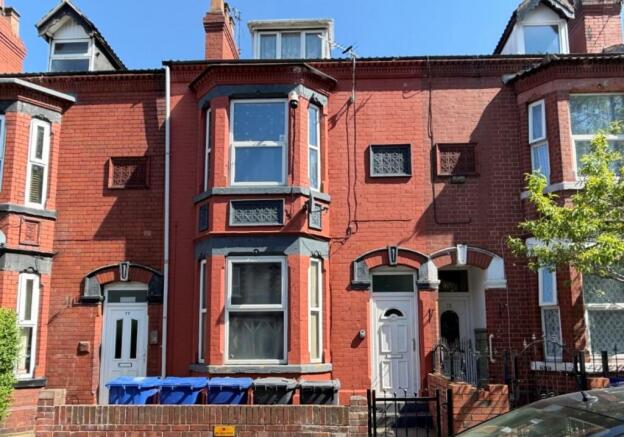 6 bed property, in 76 Broxholme Lane, £110,000