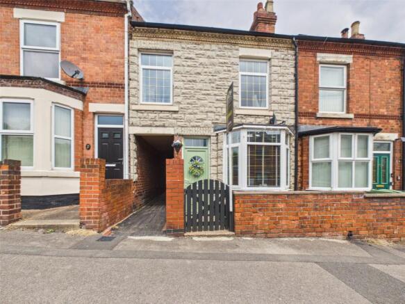2 bed property, in Hands Road, £135,000