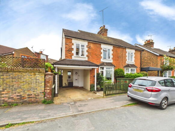 3 bed property, in Spencers Road, £415,000
