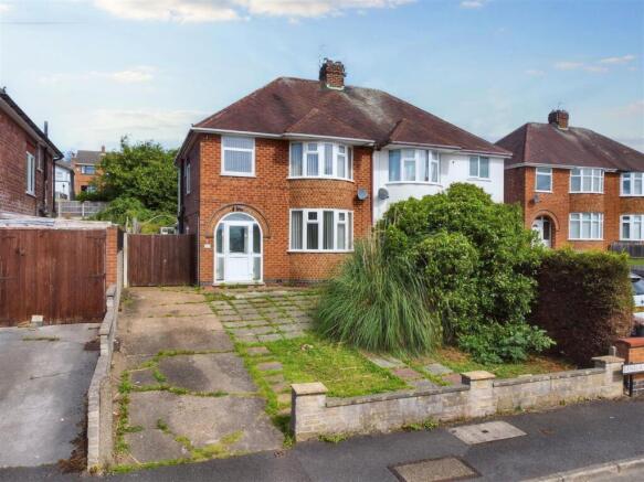 3 bed property, in Banbury Avenue, £260,000
