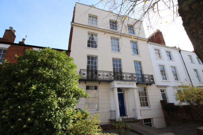 1 bed property, in Portland Street, £150,000