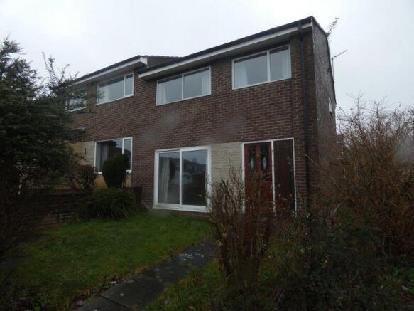 3 bed property, in Newbury, £180,000