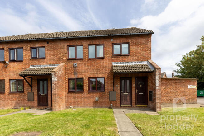 2 bed property, in Nelson Way, £125,000