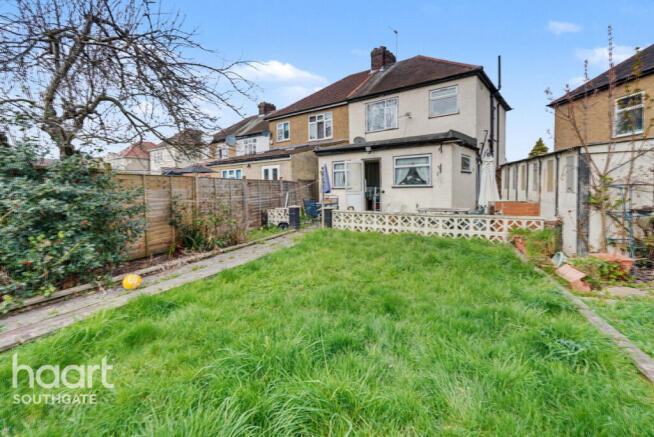 3 bed property, in Cowland Avenue, £500,000