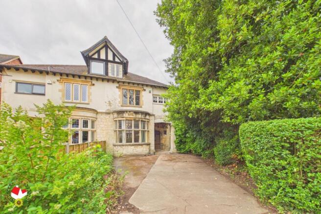 4 bed property, in Tuffley Avenue, £400,000