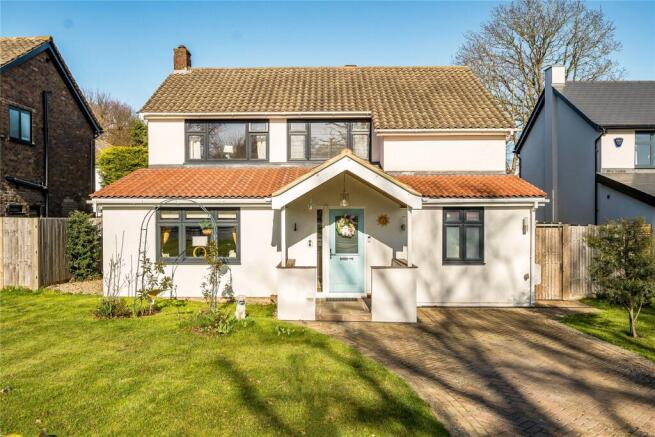 4 bed property, in Wistaria Close, £999,000