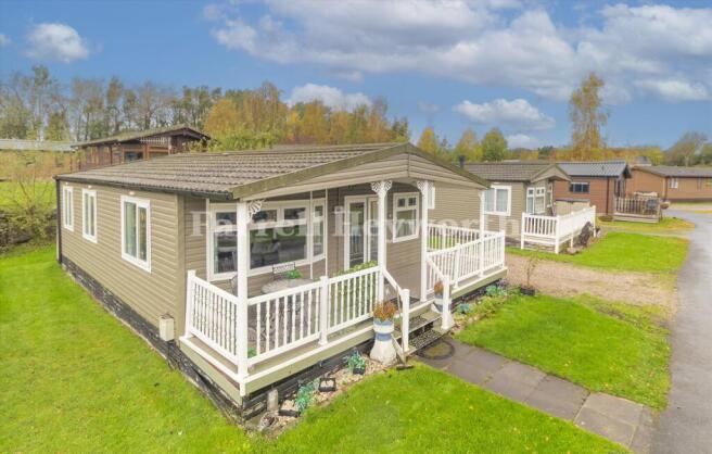 2 bed property, in Borwick Lane, £52,500