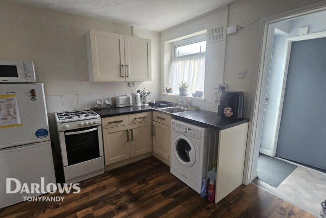2 bed property, in Regent Street, £110,000