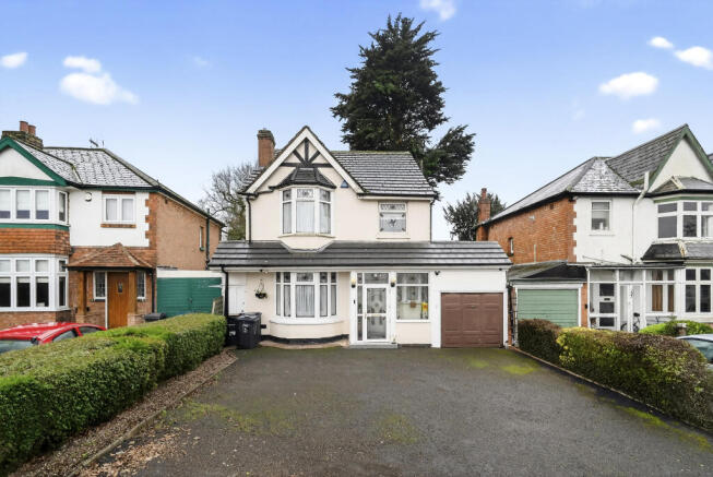 3 bed property, in Solihull Lane, £450,000