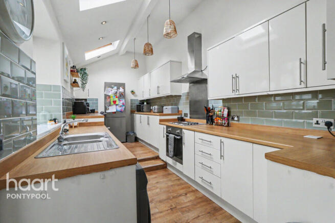 2 bed property, in Cwmavon Road, £190,000