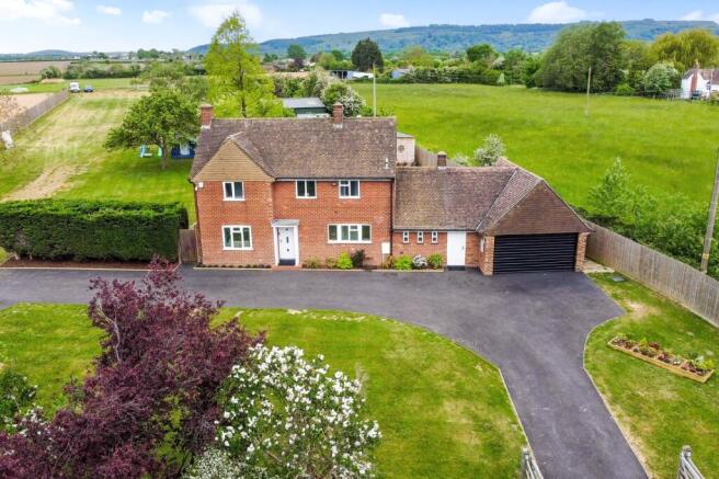 3 bed property, in Main Road, £845,000