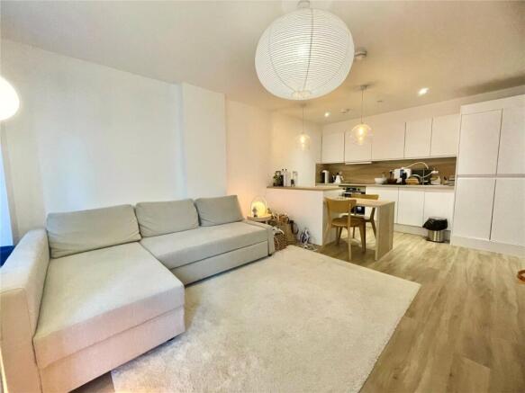 1 bed property, in Bishopgate, £115,000