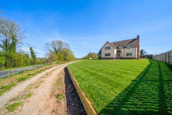 5 bed property, in Bircher, £700,000