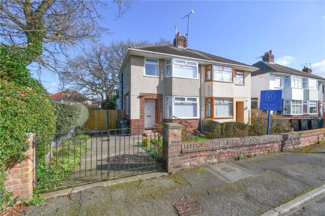 3 bed property, in Mansfield Road, £195,000
