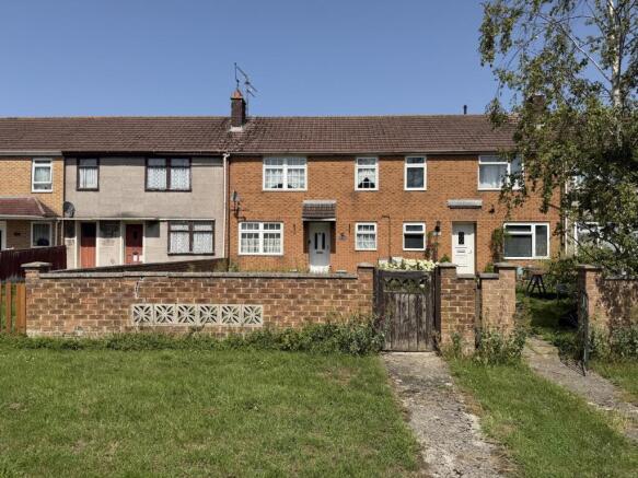 3 bed property, in Queens Drive, £210,000