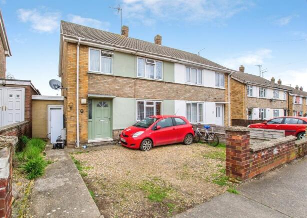 3 bed property, in Ollard Avenue, £165,000