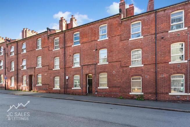 2 bed property, in Hawley Street, £125,000