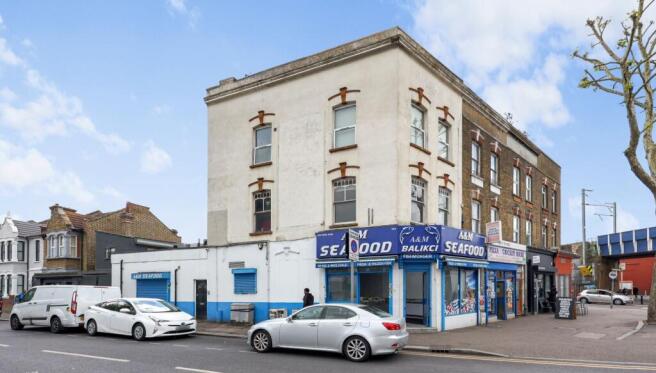 1 bed property, in 664B High Road Leyton, £180,000
