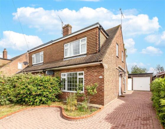 3 bed property, in Edwin Road, £350,000
