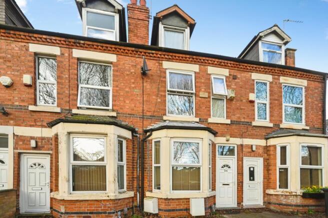 3 bed property, in Lower Road, £200,000