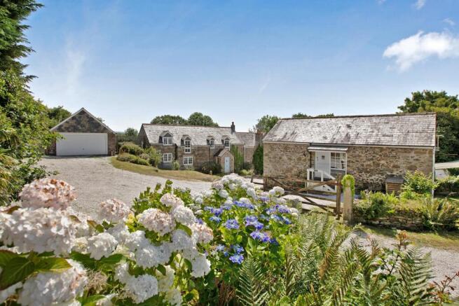 7 bed property, in Pillaton, £1,000,000
