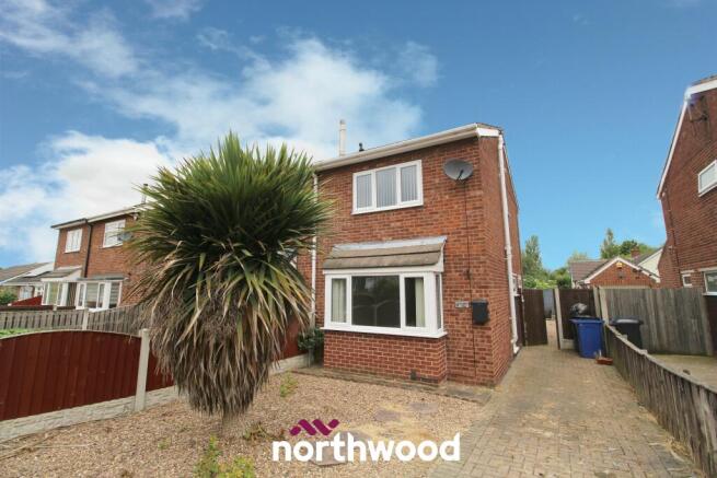 2 bed property, in Eastfield Drive, £127,500