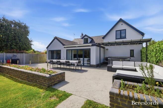 3 bed property, in Maldon Road, £715,000
