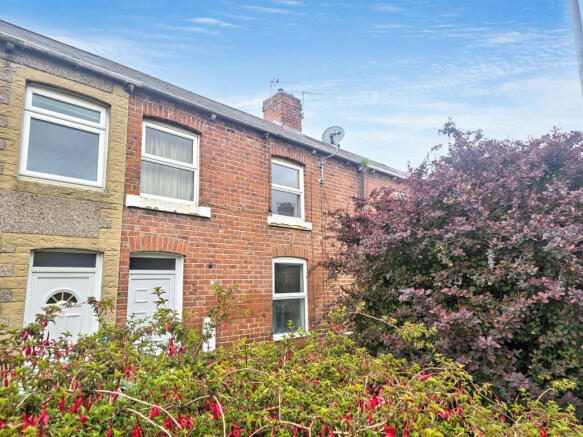 2 bed property, in Sycamore Street, £35,000