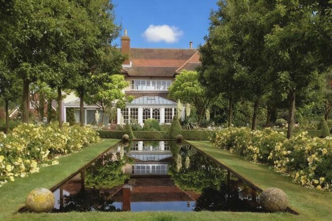 4 bed property, in Howletts Farm, £2,300,000