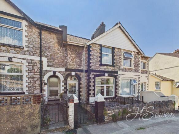 2 bed property, in Ellacombe Church Road, £170,000