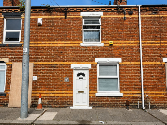 2 bed property, in Seventh Street, £25,000