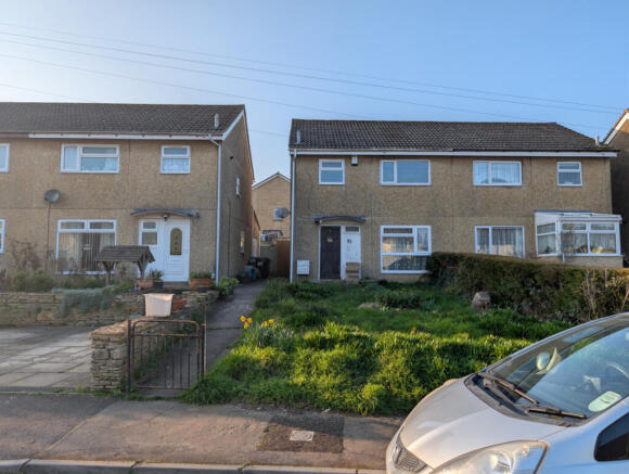 3 bed property, in 91 Parklands, £140,000