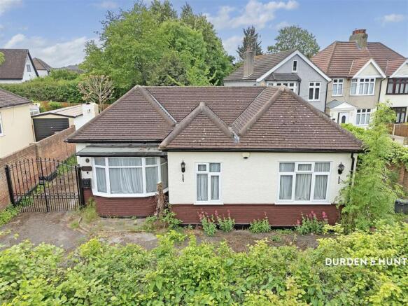 2 bed property, in Walden Way, £525,000