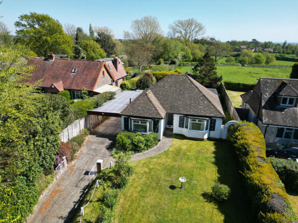 3 bed property, in Featherbed Lane, £450,000