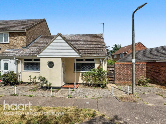 2 bed property, in Caroline Close, £230,000