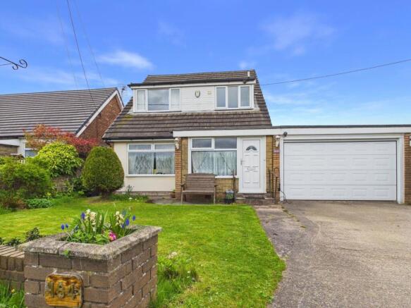 4 bed property, in Brookfield Lane, £475,000