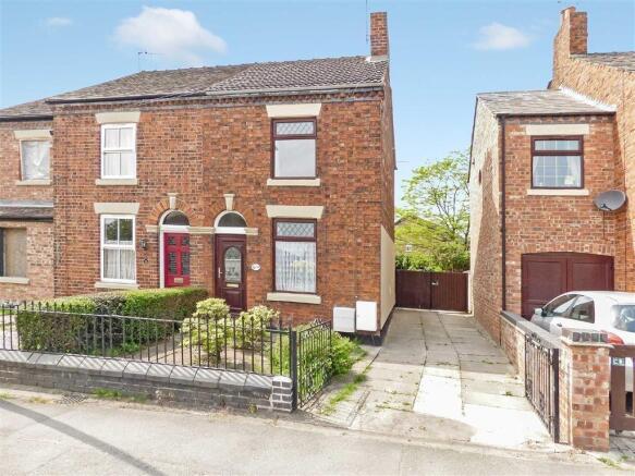3 bed property, in Stoneley Road, £190,000