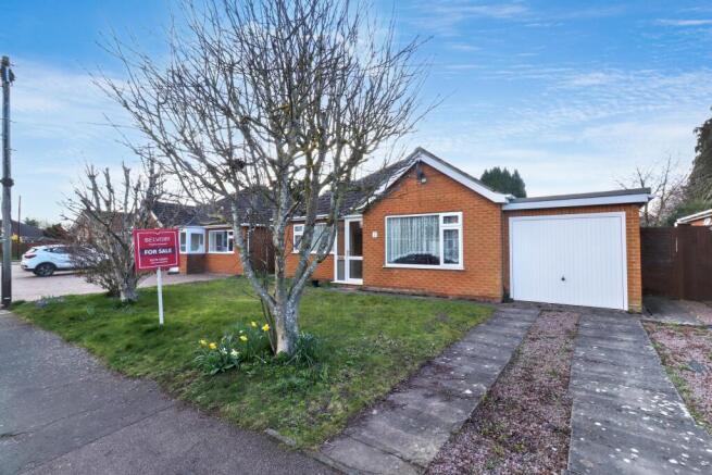 2 bed property, in Mountbatten Avenue, £245,000