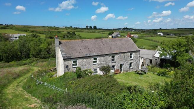 5 bed property, in Penhalurick, £799,950