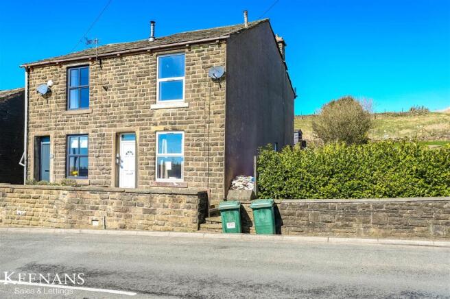 2 bed property, in Todmorden Road, £125,000