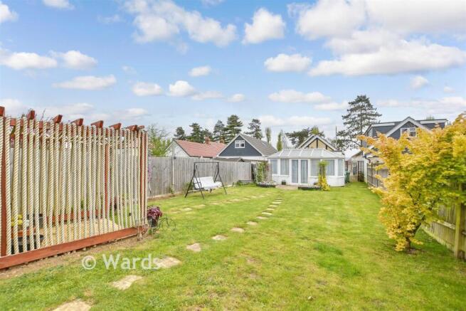 4 bed property, in Richmond Way, £450,000